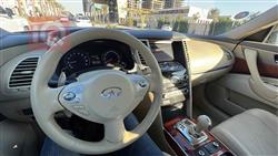 Infiniti QX70